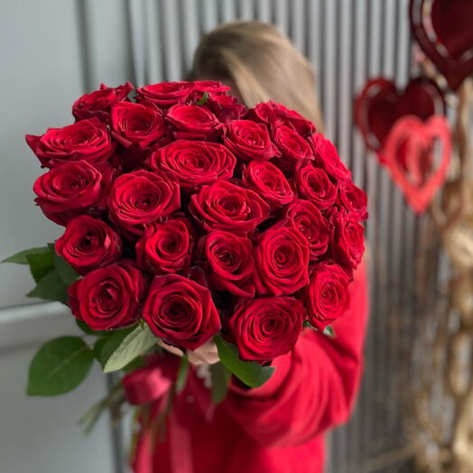 29 красных роз red Naomi
