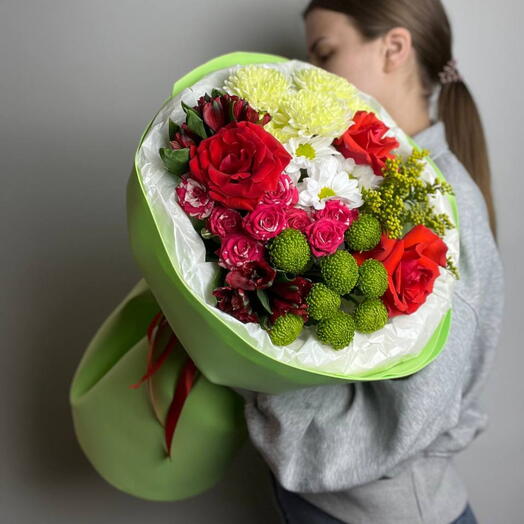 Букет с алыми французскими розами