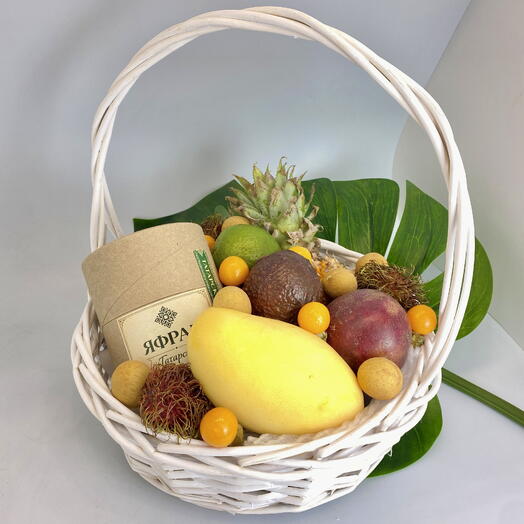 Фруктовая корзина и Чай