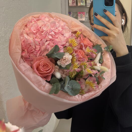 Авторский букет с розами и гортензией 🎀