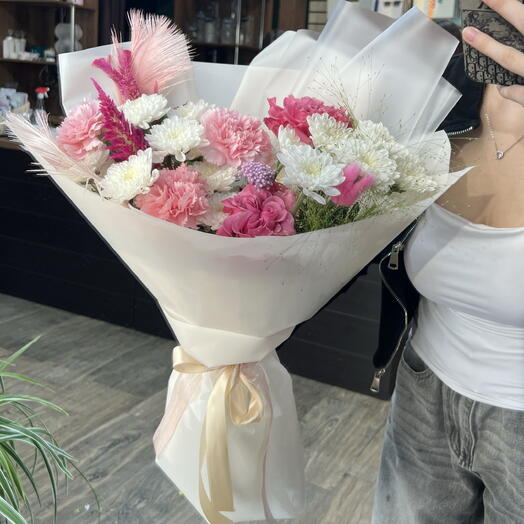 Хит продаж🔥 Букет в стильном оформлении с пионовидными розами 🪽💕