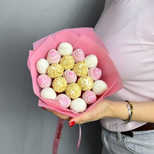 Букет из клубники в шоколаде 19 шт kiss