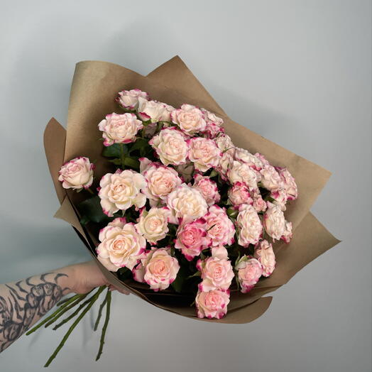 Кустовые розы в крафте 7