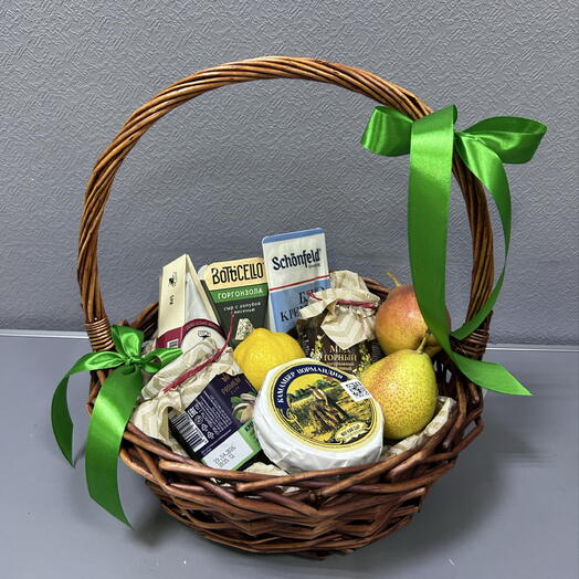 Корзина сырная с фруктами