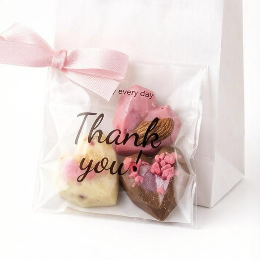 Шоколадные конфеты в упаковке с надписью «Thank you»