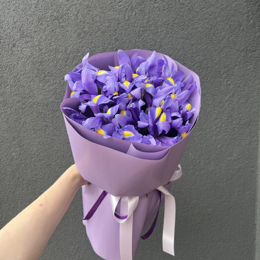 Букет с ирисами