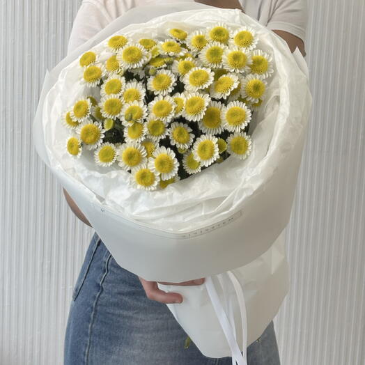 БУКЕТ ИЗ КУСТОВЫХ РОМАШЕК САНТИНИ