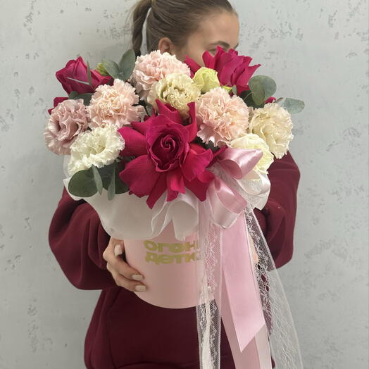 Французская роза и эустома в коробочке
