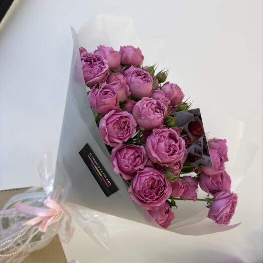Букет из кустовых пионовидных роз 🌸