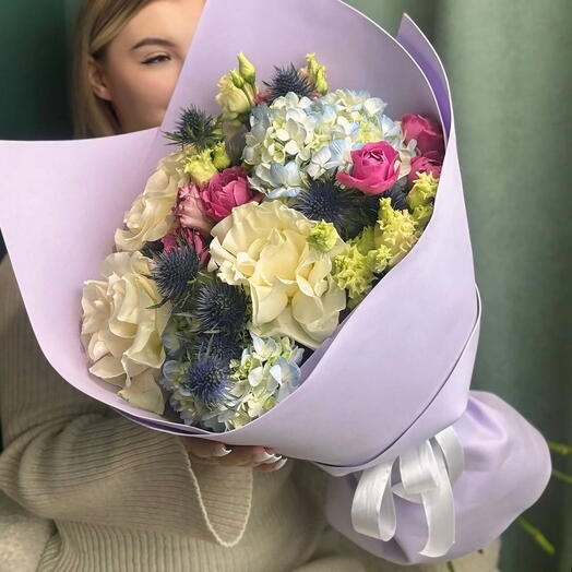 Авторский букет с гортензией, розой и эрингиумом 606