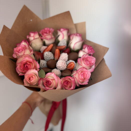 15 roses with strawberries