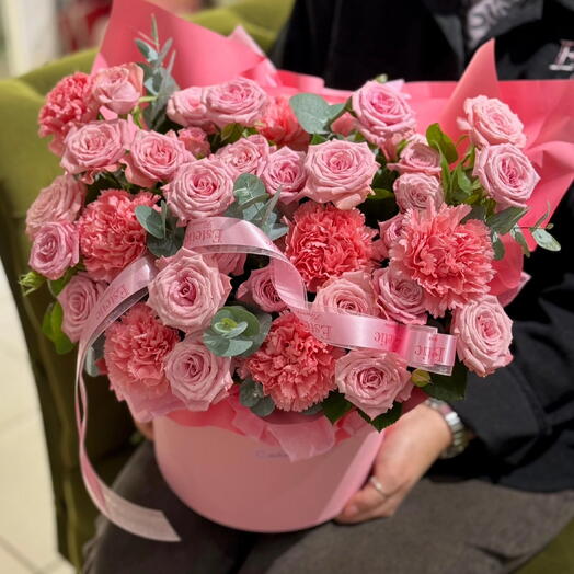 Шляпная композиция с кустовыми розами 🌸