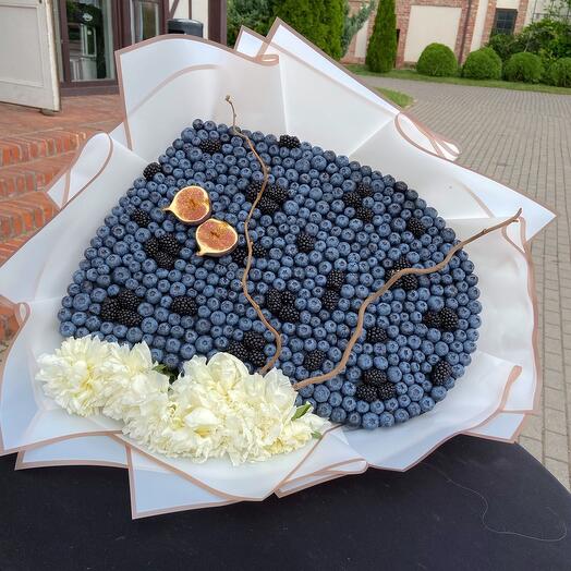 Giant berry bouquet