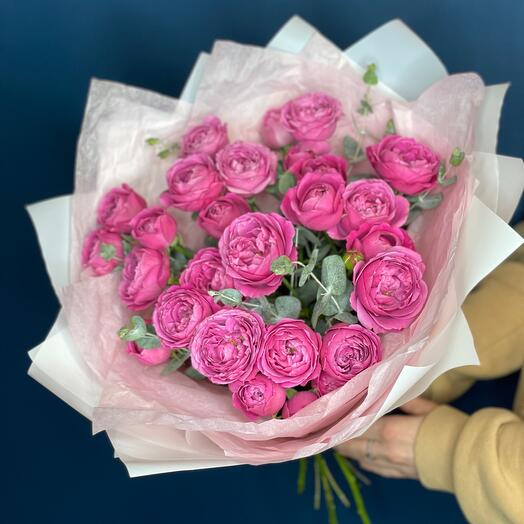 Ramo de rosas de peonía arbustiva