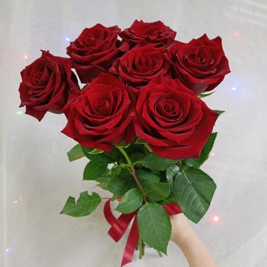 7 red roses Red Naomi
