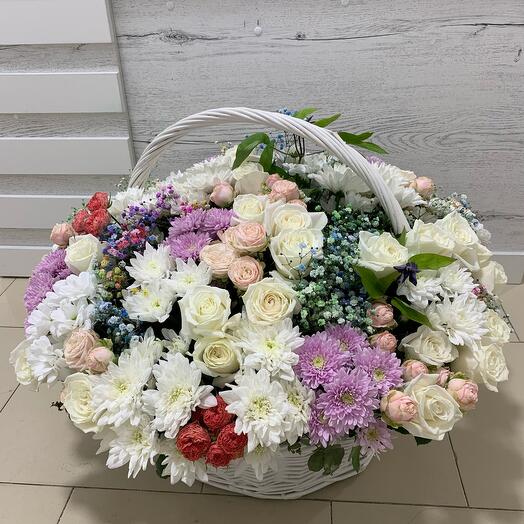 Cesta grande con flores
