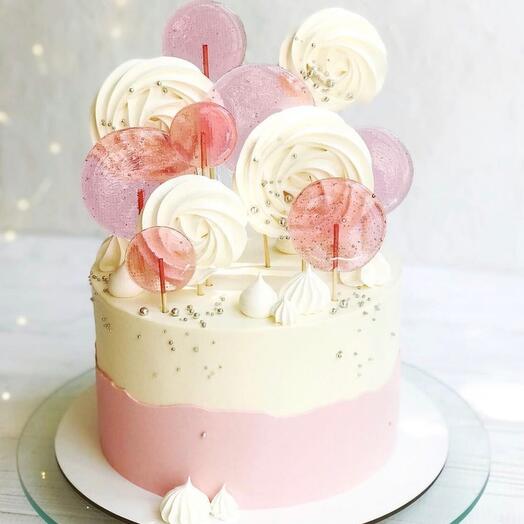 Cake with lollipops