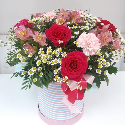 Коробка "Ностальгия о лете"(из роз,хризантемы,альстромерии, диантуса