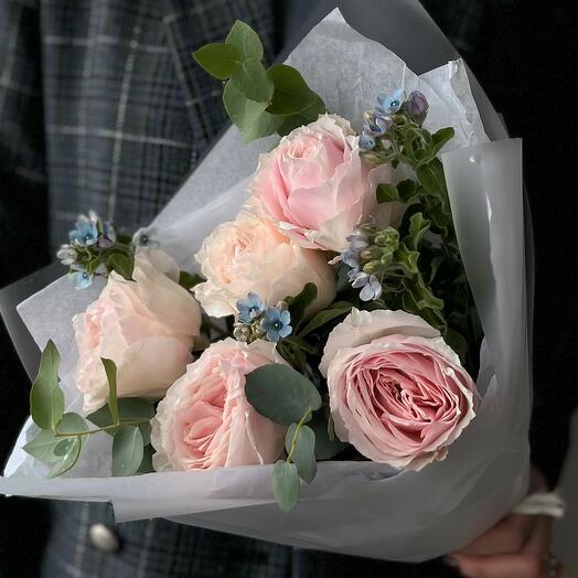Bouquet of peony-shaped rose Tsumuga and delicate oxypetalum