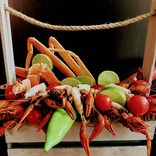 Ящик с морепродуктами