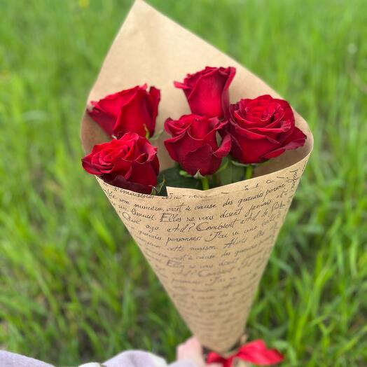 Rosas Burdeos, Romance