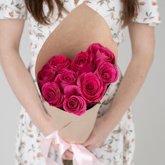 9 розовых роз в крафт-упаковке MONO 017