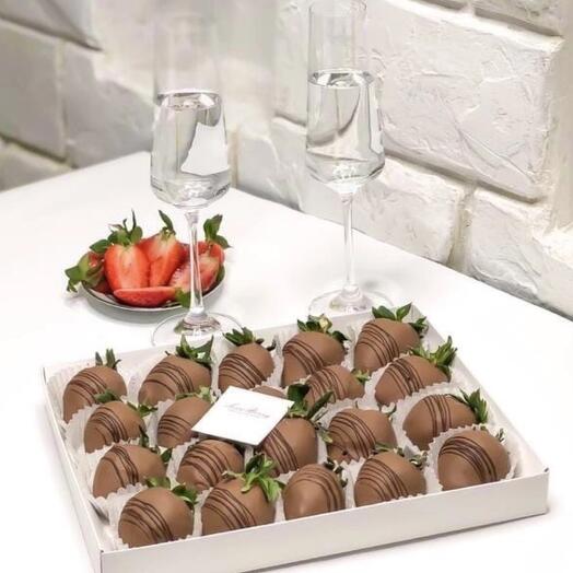 Набор «Классика» из клубники в шоколаде