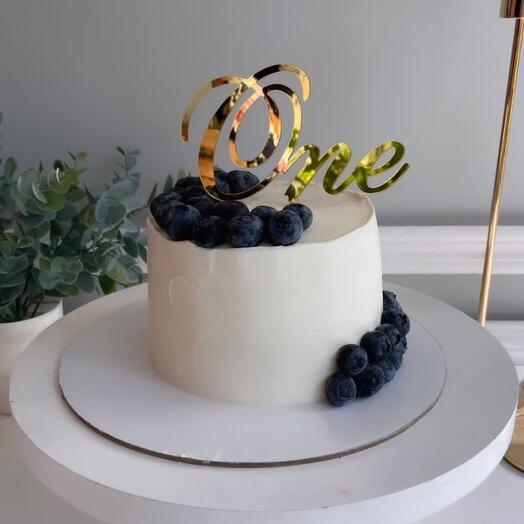 Торт 1 кг с топпером и ягодой