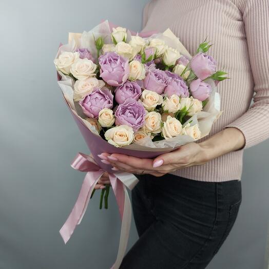 Bouquet of bush peony roses in delicate colors Misty Bubbles-Polina