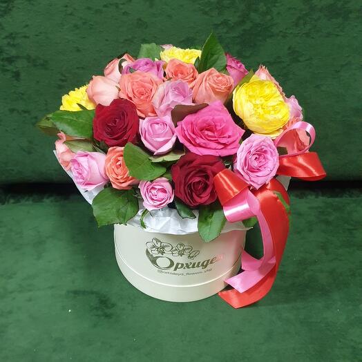 25 роз в коробке