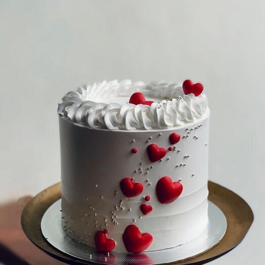 Chocodelight cake in red white theme