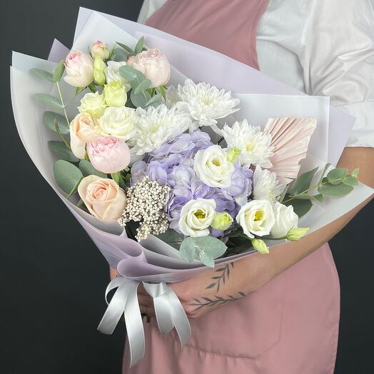 Bouquet of flowers. Mansfield Park Bush Roses, Purple Hydrangea and Bush Chrysanthemum