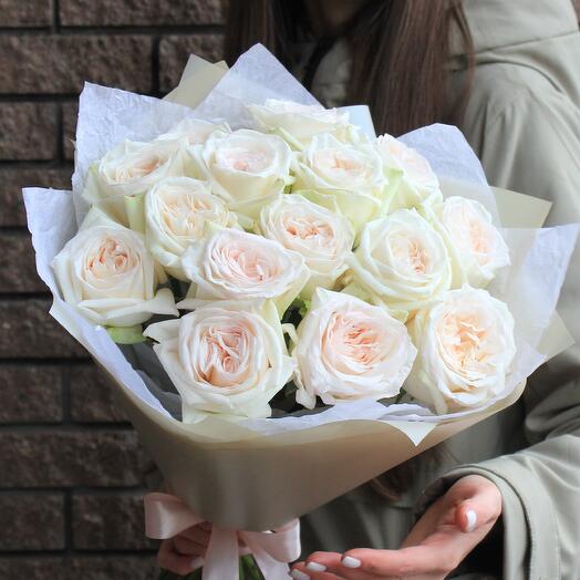 Нежный моно букет из 15 ароматных пионовидных роз White Ohara