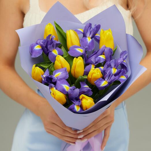 Букет Весенний микс из желтых тюльпанов и ирисов)