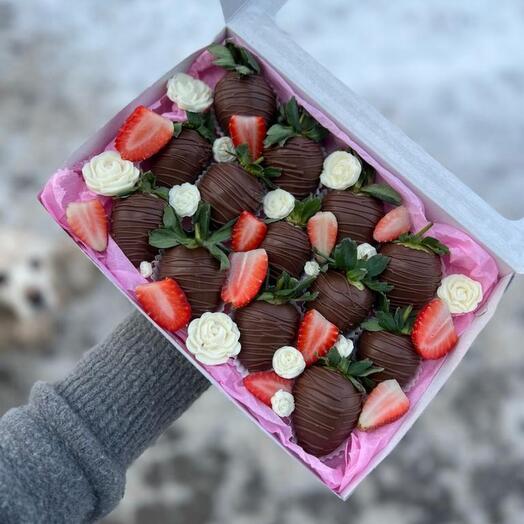 Клубника в шоколаде S