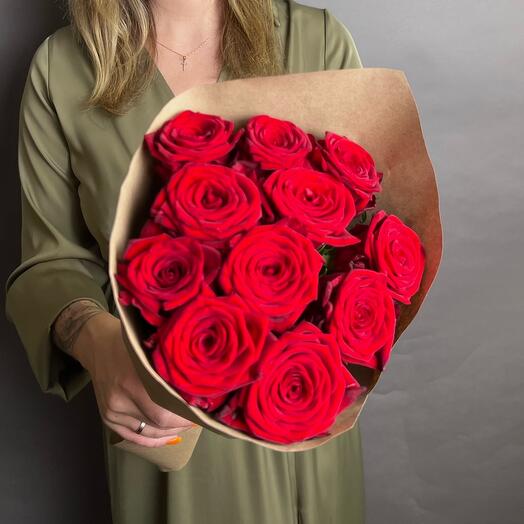 Red roses 11 pcs. Bouquet F032 Flowers of the Capital