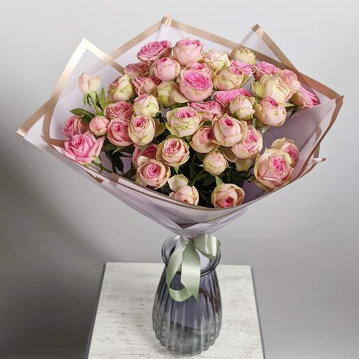 Spray white and pink roses