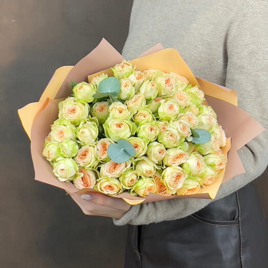 Букет из кустовых пионовидных роз Павлова 15шт