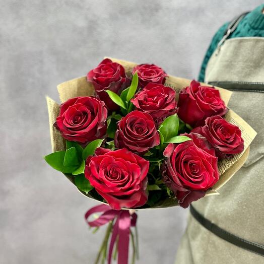 Букет бордовых роз 9 шт