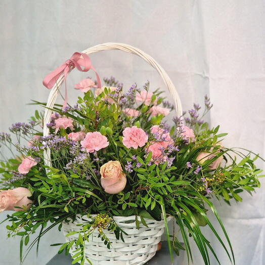 Basket pinks roses