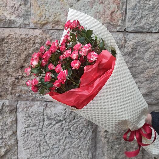 Букет из кустовых роз