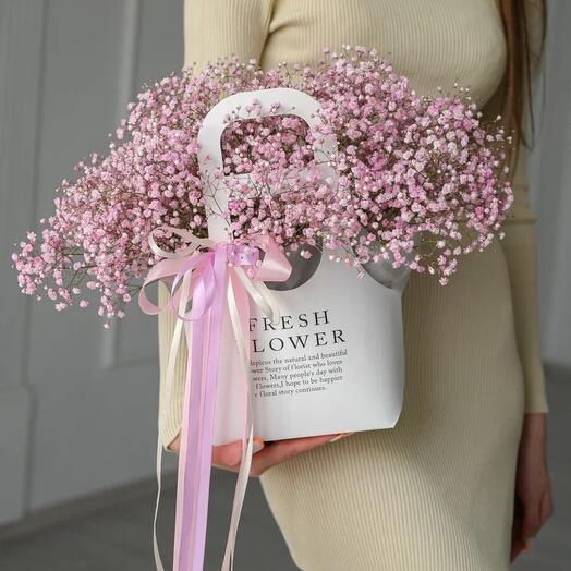 Gypsophila rosa en un bolso