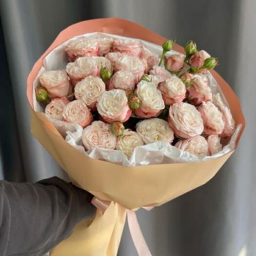 Букет  кустовая  роза