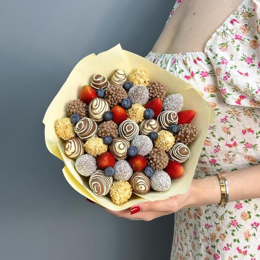 Ramo de fresas en chocolate 36-37 piezas Berry