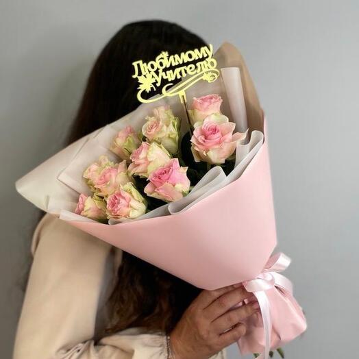 Ramo de 11 delicadas rosas kenianas