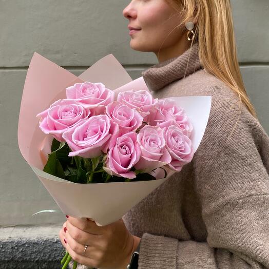 9 нежно розовых роз