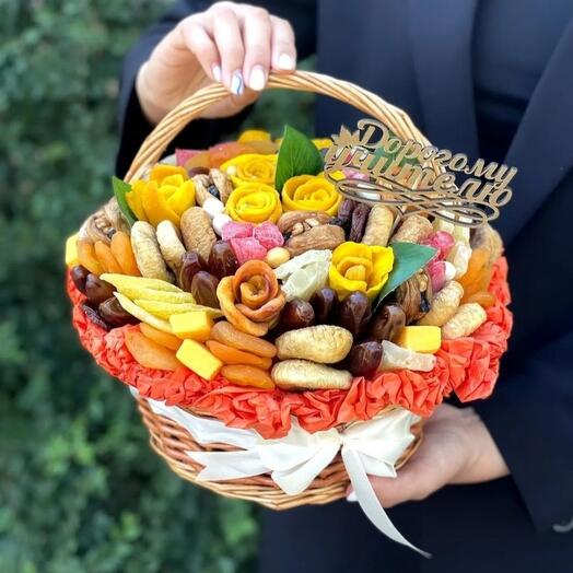 Корзина с сухофруктами Розочки