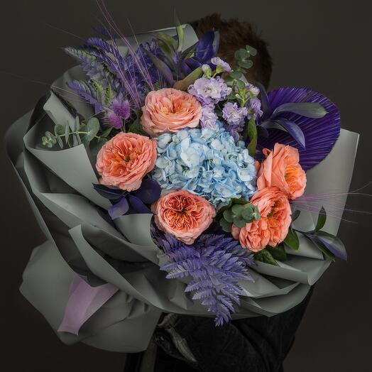 Авторский букет "Love night 💜" с пионовидными  розами