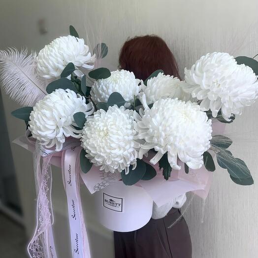Белоснежные бигуди в шляпной коробке