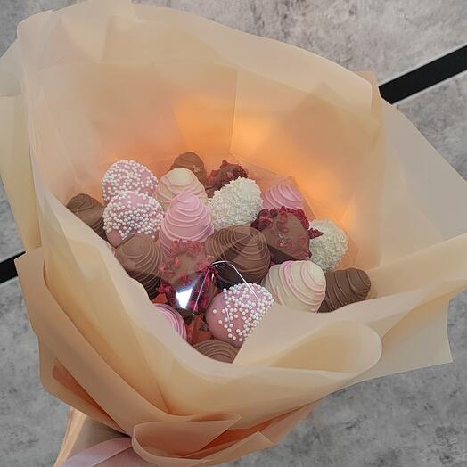 Bouquet Tamaño XS todo en chocolate (rosa, leche, blanco)